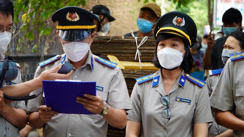 Cưỡng chế bàn giao nhà đất 129 Pasteur trong vụ án của Vũ nhôm - Ảnh 1. Cưỡng chế bàn giao nhà đất 129 Pasteur trong vụ án của Vũ nhôm - Ảnh 1.