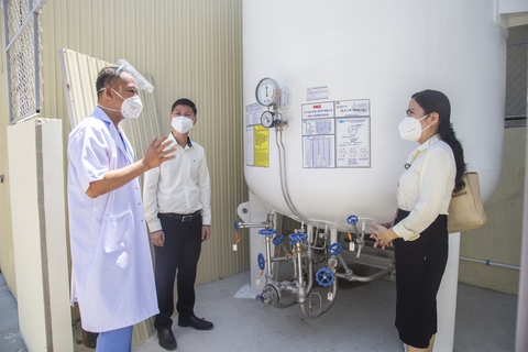 THACO tiếp tục hỗ trợ thiết bị y tế điều trị bệnh nhân COVID-19 - Ảnh 2. THACO tiếp tục hỗ trợ thiết bị y tế điều trị bệnh nhân COVID-19 - Ảnh 2.
