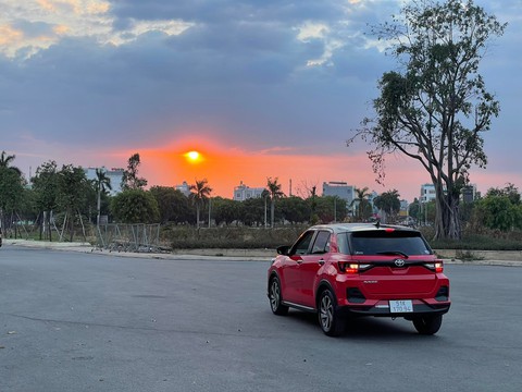 Chạy Innova, người dùng mua thêm Toyota Raize: Linh hoạt trong phố, điểm trừ chạy cao tốc - Ảnh 4. Chạy Innova, người dùng mua thêm Toyota Raize: Linh hoạt trong phố, điểm trừ chạy cao tốc - Ảnh 4.