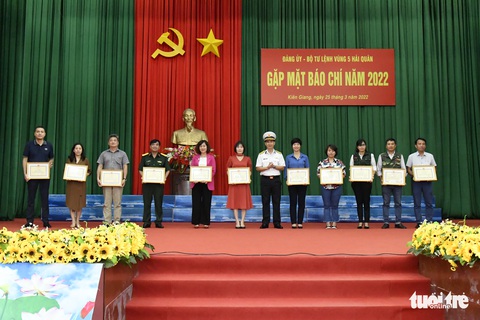 Bộ tư lệnh Vùng 5 hải quân gặp mặt báo chí năm 2022 - Ảnh 1. Bộ tư lệnh Vùng 5 hải quân gặp mặt báo chí năm 2022 - Ảnh 1.