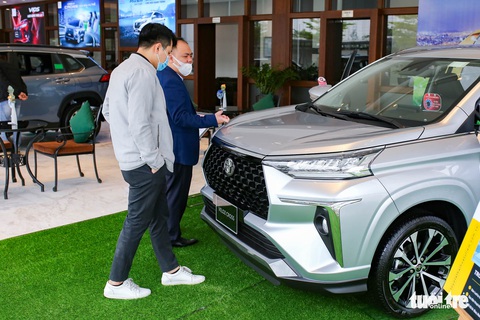 Toyota Veloz Cross bán giá cao hơn đề xuất tại đại lý - Ảnh 1. Toyota Veloz Cross bán giá cao hơn đề xuất tại đại lý - Ảnh 1.