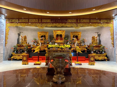 Có gì bên trong đền thờ vua Hùng ở Cần Thơ? - Ảnh 3. Có gì bên trong đền thờ vua Hùng ở Cần Thơ? - Ảnh 3.