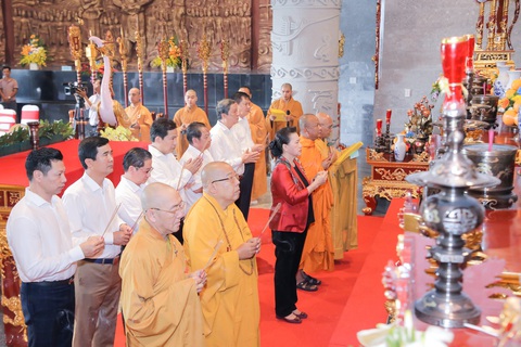 Có gì bên trong đền thờ vua Hùng ở Cần Thơ? - Ảnh 4. Có gì bên trong đền thờ vua Hùng ở Cần Thơ? - Ảnh 4.