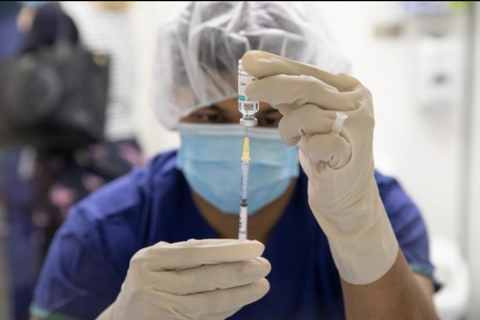 Úc thử nghiệm 2 vắc xin COVID-19 có khả năng vô hiệu hóa Delta và Omicron - Ảnh 1. Úc thử nghiệm 2 vắc xin COVID-19 có khả năng vô hiệu hóa Delta và Omicron - Ảnh 1.