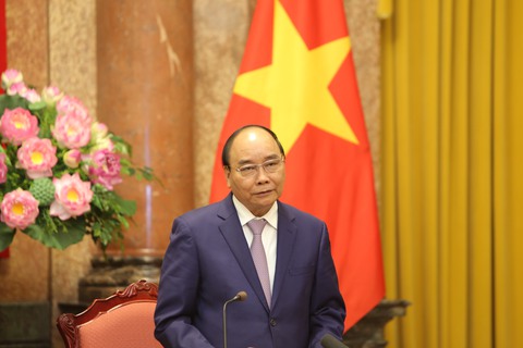 Chủ tịch nước Nguyễn Xuân Phúc: Hãy trao một bó đuốc, thanh niên sẽ tìm ra lối đi - Ảnh 1. Chủ tịch nước Nguyễn Xuân Phúc: Hãy trao một bó đuốc, thanh niên sẽ tìm ra lối đi - Ảnh 1.