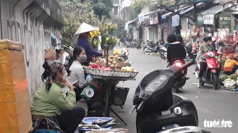 Nổi chìm đời hàng rong - Kỳ 2: Co ro ngày rét cắt da thịt - Ảnh 2. Nổi chìm đời hàng rong - Kỳ 2: Co ro ngày rét cắt da thịt - Ảnh 2.