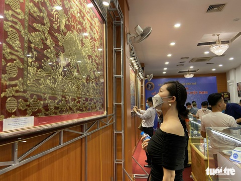 Ngắm áo Nhật Bình của công chúa Mỹ Lương và cổ vật hoàng cung triều Nguyễn - Ảnh 1. Ngắm áo Nhật Bình của công chúa Mỹ Lương và cổ vật hoàng cung triều Nguyễn - Ảnh 1.