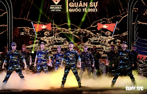 Giữa thủ đô, bệnh nhân TP.HCM xúc động gặp lại bác sĩ cứu sống mình khỏi COVID-19 - Ảnh 7. Giữa thủ đô, bệnh nhân TP.HCM xúc động gặp lại bác sĩ cứu sống mình khỏi COVID-19 - Ảnh 7.