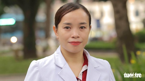 Nữ bác sĩ trẻ chống dịch ở biên giới - Ảnh 1. Nữ bác sĩ trẻ chống dịch ở biên giới - Ảnh 1.