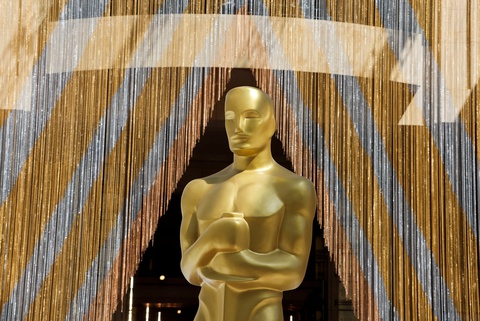 Will Smith choảng Chris Rock ngay tại lễ trao giải Oscar rồi quay lại sân khấu nhận tượng vàng - Ảnh 32. Will Smith choảng Chris Rock ngay tại lễ trao giải Oscar rồi quay lại sân khấu nhận tượng vàng - Ảnh 32.