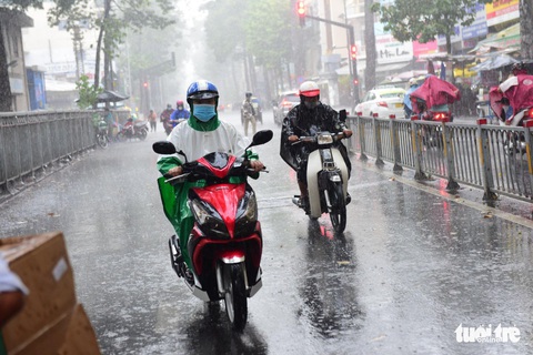 Miền Nam, Tây Nguyên có mưa chuyển mùa - Ảnh 1. Miền Nam, Tây Nguyên có mưa chuyển mùa - Ảnh 1.