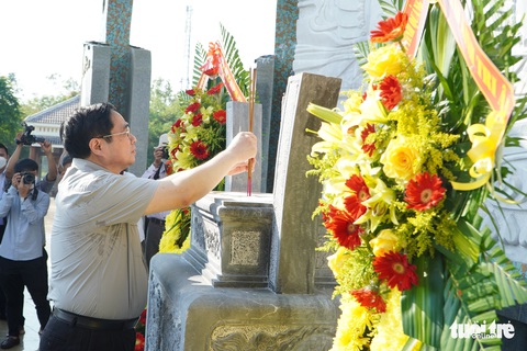 Thủ tướng: THACO tiếp tục phát triển khu công nghiệp cơ khí xứng tầm - Ảnh 4. Thủ tướng: THACO tiếp tục phát triển khu công nghiệp cơ khí xứng tầm - Ảnh 4.