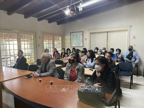 Khai giảng khóa học tiếng Việt tại Venezuela - Ảnh 1. Khai giảng khóa học tiếng Việt tại Venezuela - Ảnh 1.