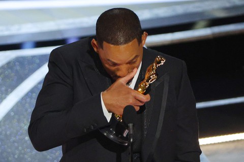 Cú tát trời giáng Will Smith dành cho Chris Rock tại Oscar 2022: Ai đúng ai sai? - Ảnh 5. Cú tát trời giáng Will Smith dành cho Chris Rock tại Oscar 2022: Ai đúng ai sai? - Ảnh 5.