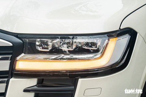 Chi tiết Toyota Land Cruiser MBS 2022 đầu tiên về Việt Nam: Nội thất đúng chất Chủ tịch - Ảnh 2. Chi tiết Toyota Land Cruiser MBS 2022 đầu tiên về Việt Nam: Nội thất đúng chất Chủ tịch - Ảnh 2.