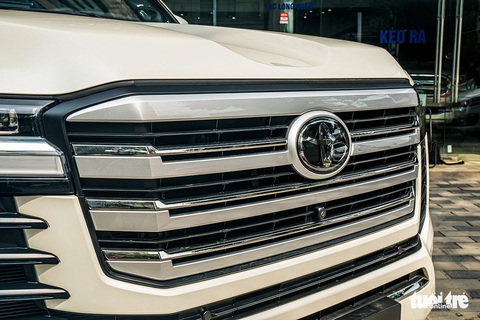 Chi tiết Toyota Land Cruiser MBS 2022 đầu tiên về Việt Nam: Nội thất đúng chất Chủ tịch - Ảnh 3. Chi tiết Toyota Land Cruiser MBS 2022 đầu tiên về Việt Nam: Nội thất đúng chất Chủ tịch - Ảnh 3.