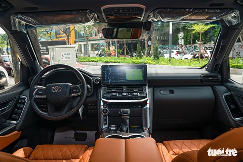 Chi tiết Toyota Land Cruiser MBS 2022 đầu tiên về Việt Nam: Nội thất đúng chất Chủ tịch - Ảnh 9. Chi tiết Toyota Land Cruiser MBS 2022 đầu tiên về Việt Nam: Nội thất đúng chất Chủ tịch - Ảnh 9.