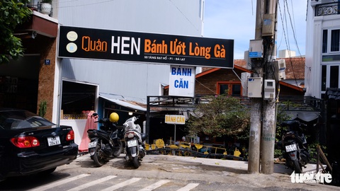 Chủ quán bánh ướt lòng gà bị tố hành hung khách: Sẵn sàng đối chất với người đăng bài nói xấu - Ảnh 2. Chủ quán bánh ướt lòng gà bị tố hành hung khách: Sẵn sàng đối chất với người đăng bài nói xấu - Ảnh 2.