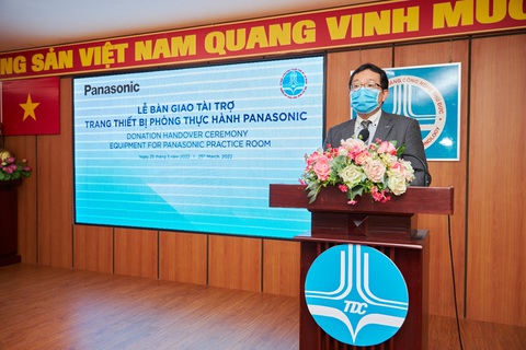 Panasonic Life Solutions tặng thiết bị thực hành cho sinh viên khoa Điện - Ảnh 2. Panasonic Life Solutions tặng thiết bị thực hành cho sinh viên khoa Điện - Ảnh 2.