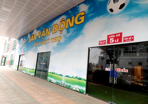 Sân Việt Trì chào đón thầy trò HLV Park Hang Seo đến thi đấu SEA Games 31 - Ảnh 3. Sân Việt Trì chào đón thầy trò HLV Park Hang Seo đến thi đấu SEA Games 31 - Ảnh 3.