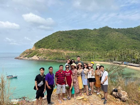 Tour guide dần qua giấc ngủ đông - Ảnh 1. Tour guide dần qua giấc ngủ đông - Ảnh 1.