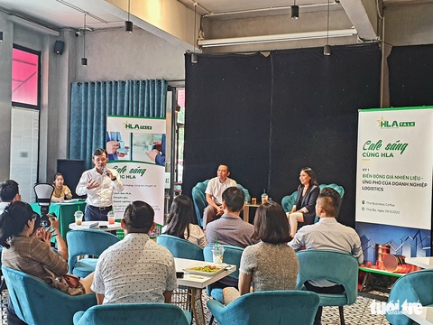 Logistics bàn cách ứng phó với biến động giá nhiên liệu - Ảnh 1. Logistics bàn cách ứng phó với biến động giá nhiên liệu - Ảnh 1.