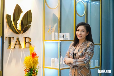 Từ giữ nghề đông y của ngoại đến dòng mỹ phẩm thuần tự nhiên - Ảnh 2. Từ giữ nghề đông y của ngoại đến dòng mỹ phẩm thuần tự nhiên - Ảnh 2.