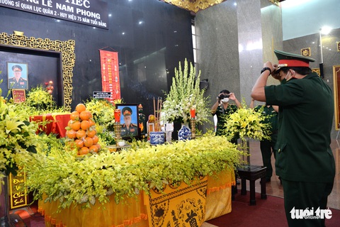Lễ viếng Trung tướng Lê Nam Phong, nguyên hiệu trưởng Trường Sĩ quan Lục quân 2 - Ảnh 1. Lễ viếng Trung tướng Lê Nam Phong, nguyên hiệu trưởng Trường Sĩ quan Lục quân 2 - Ảnh 1.