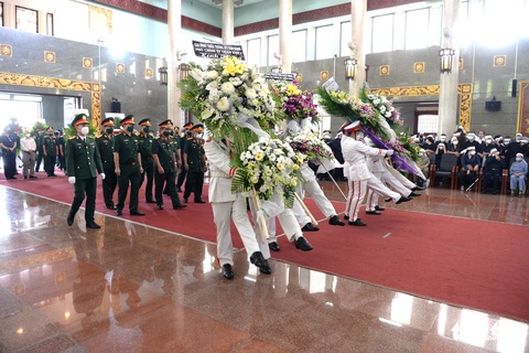 Lễ viếng Trung tướng Lê Nam Phong, nguyên hiệu trưởng Trường Sĩ quan Lục quân 2 - Ảnh 3. Lễ viếng Trung tướng Lê Nam Phong, nguyên hiệu trưởng Trường Sĩ quan Lục quân 2 - Ảnh 3.