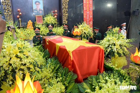Lễ viếng Trung tướng Lê Nam Phong, nguyên hiệu trưởng Trường Sĩ quan Lục quân 2 - Ảnh 2. Lễ viếng Trung tướng Lê Nam Phong, nguyên hiệu trưởng Trường Sĩ quan Lục quân 2 - Ảnh 2.