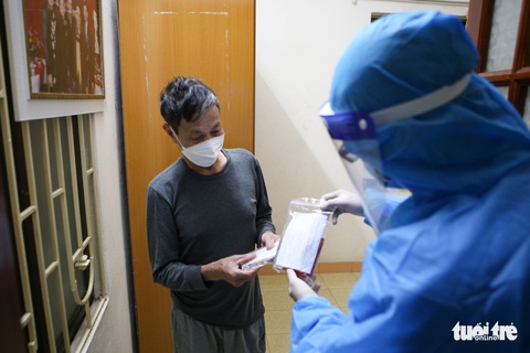 Chăm sóc F0 tại nhà sao để mau khỏe, không uống sai thuốc, không phải kiêng đủ thứ? - Ảnh 1. Chăm sóc F0 tại nhà sao để mau khỏe, không uống sai thuốc, không phải kiêng đủ thứ? - Ảnh 1.