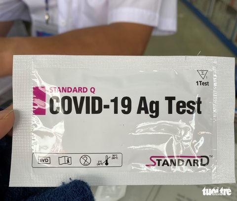 Bộ Y tế yêu cầu niêm yết giá kit xét nghiệm, xử lý nghiêm hành vi găm hàng, tăng giá - Ảnh 1. Bộ Y tế yêu cầu niêm yết giá kit xét nghiệm, xử lý nghiêm hành vi găm hàng, tăng giá - Ảnh 1.