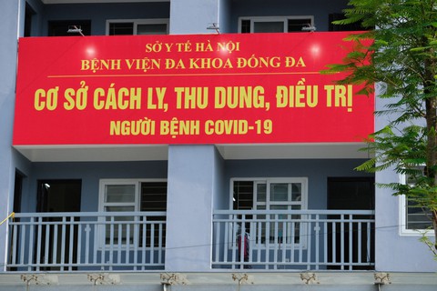 Mỗi quận vài F0 cách ly, có cần duy trì mỗi quận 1 cơ sở cách ly theo quy định? - Ảnh 1. Mỗi quận vài F0 cách ly, có cần duy trì mỗi quận 1 cơ sở cách ly theo quy định? - Ảnh 1.
