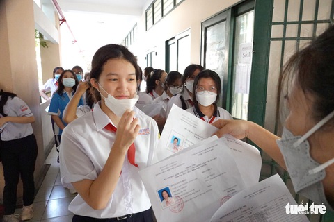 Đề thi học sinh giỏi văn lớp 9 ở TP.HCM bàn về sự thay đổi của tuổi 15 - Ảnh 3. Đề thi học sinh giỏi văn lớp 9 ở TP.HCM bàn về sự thay đổi của tuổi 15 - Ảnh 3.