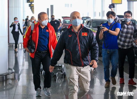 Tuyển Việt Nam trở về từ Nhật Bản, khép lại vòng loại World Cup 2022 - Ảnh 1. Tuyển Việt Nam trở về từ Nhật Bản, khép lại vòng loại World Cup 2022 - Ảnh 1.