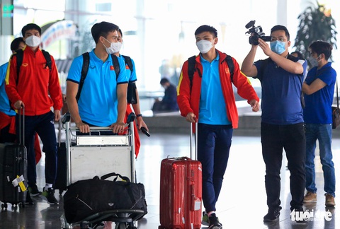 Tuyển Việt Nam trở về từ Nhật Bản, khép lại vòng loại World Cup 2022 - Ảnh 4. Tuyển Việt Nam trở về từ Nhật Bản, khép lại vòng loại World Cup 2022 - Ảnh 4.