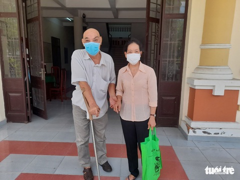Kiện đòi giấy tờ bị thu oan năm 1990, nếu không trả thì bồi thường 90 tỉ - Ảnh 1. Kiện đòi giấy tờ bị thu oan năm 1990, nếu không trả thì bồi thường 90 tỉ - Ảnh 1.