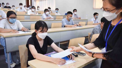 Thi đánh giá năng lực ĐH Quốc gia TP.HCM: Xử lý sao khi đề sai? - Ảnh 1. Thi đánh giá năng lực ĐH Quốc gia TP.HCM: Xử lý sao khi đề sai? - Ảnh 1.