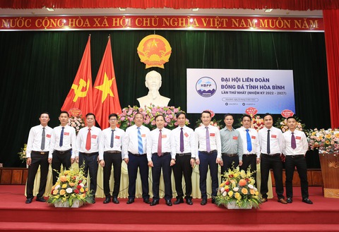 Hòa Bình hướng đến bóng đá chuyên nghiệp - Ảnh 1. Hòa Bình hướng đến bóng đá chuyên nghiệp - Ảnh 1.