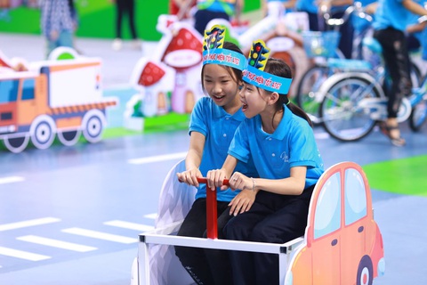 Sôi nổi chương trình Toyota cùng em học an toàn giao thông 2021 - 2022 - Ảnh 1. Sôi nổi chương trình Toyota cùng em học an toàn giao thông 2021 - 2022 - Ảnh 1.