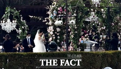 Son Ye Jin rơi nước mắt, Hyun Bin cảm ơn cha vợ đã chăm sóc người phụ nữ xinh đẹp này - Ảnh 3. Son Ye Jin rơi nước mắt, Hyun Bin cảm ơn cha vợ đã chăm sóc người phụ nữ xinh đẹp này - Ảnh 3.