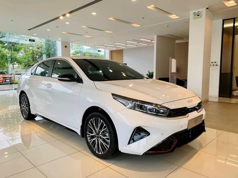 Kia K3 GT giá 759 triệu đồng về đại lý, cạnh tranh Corolla Altis và Civic mới lên đời - Ảnh 2. Kia K3 GT giá 759 triệu đồng về đại lý, cạnh tranh Corolla Altis và Civic mới lên đời - Ảnh 2.
