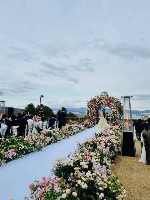 Son Ye Jin rơi nước mắt, Hyun Bin cảm ơn cha vợ đã chăm sóc người phụ nữ xinh đẹp này - Ảnh 4. Son Ye Jin rơi nước mắt, Hyun Bin cảm ơn cha vợ đã chăm sóc người phụ nữ xinh đẹp này - Ảnh 4.