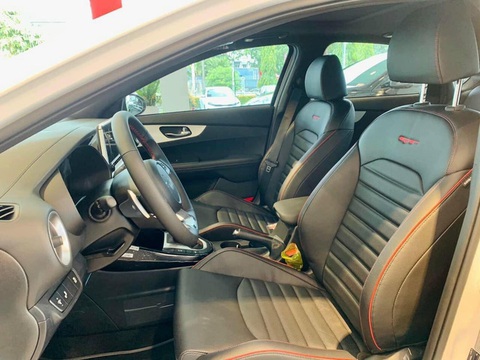 Kia K3 GT giá 759 triệu đồng về đại lý, cạnh tranh Corolla Altis và Civic mới lên đời - Ảnh 4. Kia K3 GT giá 759 triệu đồng về đại lý, cạnh tranh Corolla Altis và Civic mới lên đời - Ảnh 4.