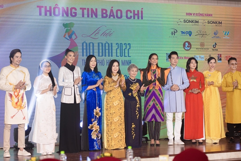 Lễ hội áo dài TP.HCM diễn ra trên phố đi bộ; Bảo Anh trở lại với Moodshow 3 - Ảnh 3. Lễ hội áo dài TP.HCM diễn ra trên phố đi bộ; Bảo Anh trở lại với Moodshow 3 - Ảnh 3.