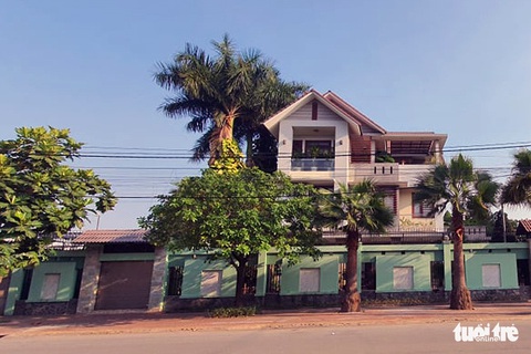 Bắt tạm giam cựu phó chủ tịch UBND TP Biên Hòa - Ảnh 3. Bắt tạm giam cựu phó chủ tịch UBND TP Biên Hòa - Ảnh 3.