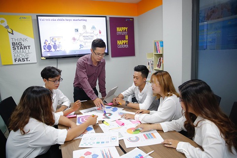 ‘Lớn cùng công nghệ’, Gen Z chọn ngành Digital Marketing - Ảnh 3. ‘Lớn cùng công nghệ’, Gen Z chọn ngành Digital Marketing - Ảnh 3.