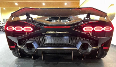Đại lý tư nhân chào hàng Lamborghini Sian tới giới nhà giàu Việt, giá có thể lên trăm tỉ đồng - Ảnh 5. Đại lý tư nhân chào hàng Lamborghini Sian tới giới nhà giàu Việt, giá có thể lên trăm tỉ đồng - Ảnh 5.