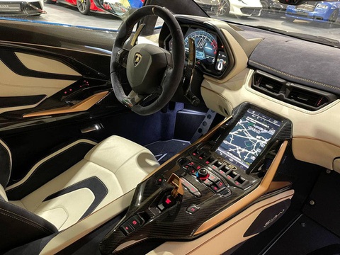 Đại lý tư nhân chào hàng Lamborghini Sian tới giới nhà giàu Việt, giá có thể lên trăm tỉ đồng - Ảnh 6. Đại lý tư nhân chào hàng Lamborghini Sian tới giới nhà giàu Việt, giá có thể lên trăm tỉ đồng - Ảnh 6.