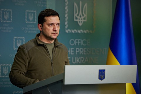 Tổng thống Ukraine muốn sơ tán dân thường trước, đàm phán với Nga sau - Ảnh 1. Tổng thống Ukraine muốn sơ tán dân thường trước, đàm phán với Nga sau - Ảnh 1.
